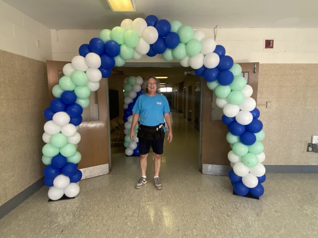 Balloon artist near me,. Balloon arch st louis, balloon artist st louis, balloon artists near me, balloon decoration, balloon decoration services, balloon decorations near me, balloon decorators near me, balloon garland, organic balloons, balloon arch, balloon decor st louis