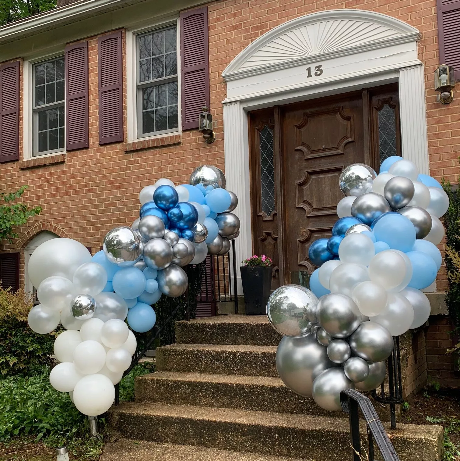 Balloon artist near me,. Balloon arch st louis, balloon artist st louis, balloon artists near me, balloon decoration, balloon decoration services, balloon decorations near me, balloon decorators near me, balloon garland st louis, organic balloons