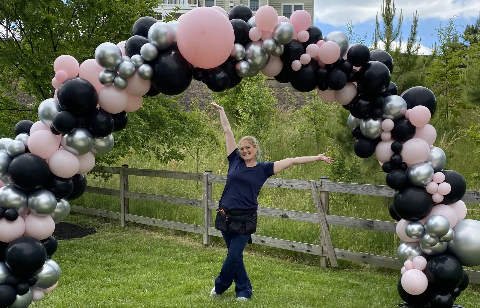 St Louis Balloon Professional makes Organic Balloon Arch