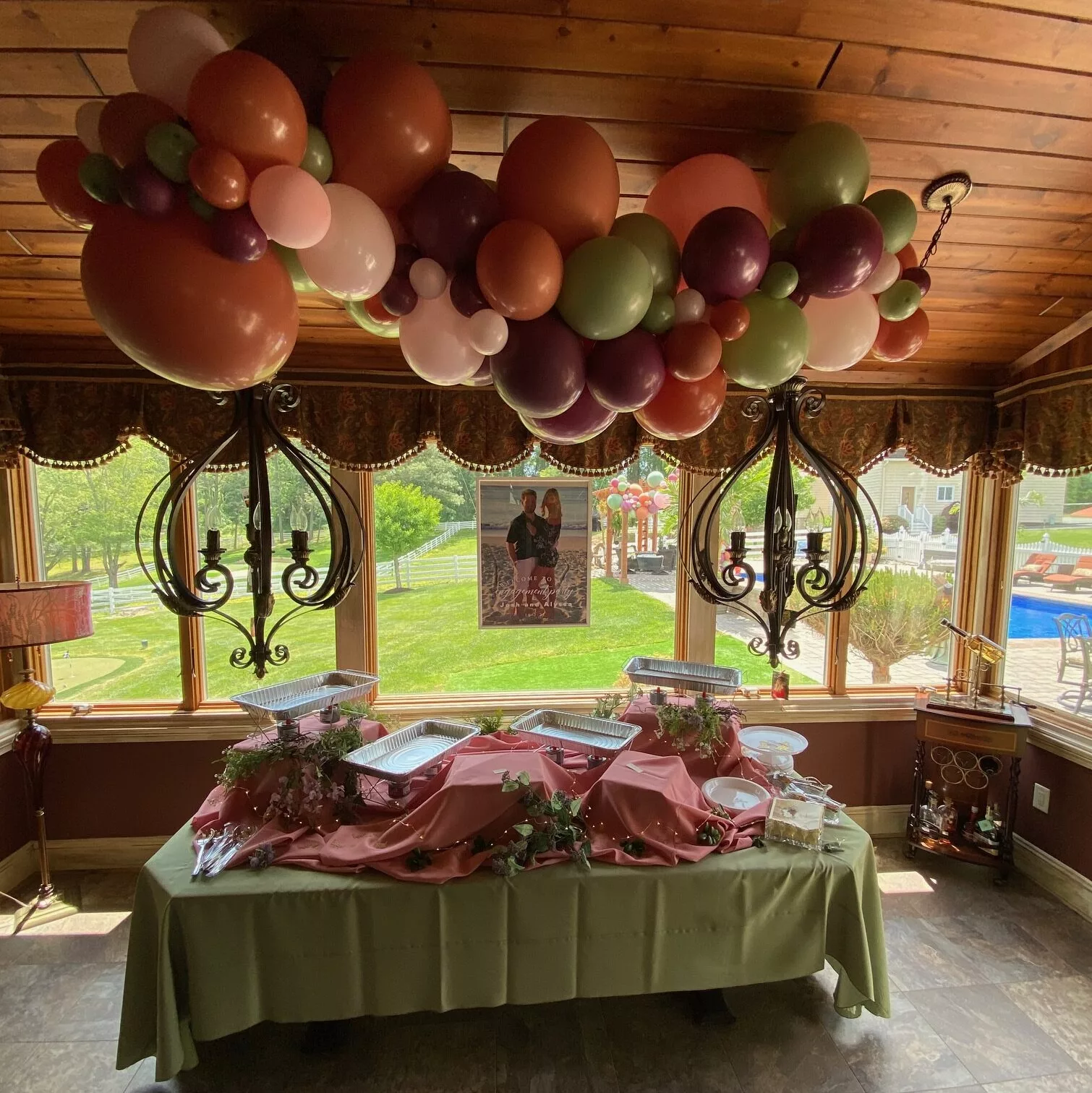 Balloon artist near me,. Balloon arch st louis, balloon artist st louis, balloon artists near me, balloon decoration, balloon decoration services, balloon decorations near me, balloon decorators near me, balloon garland, organic balloons