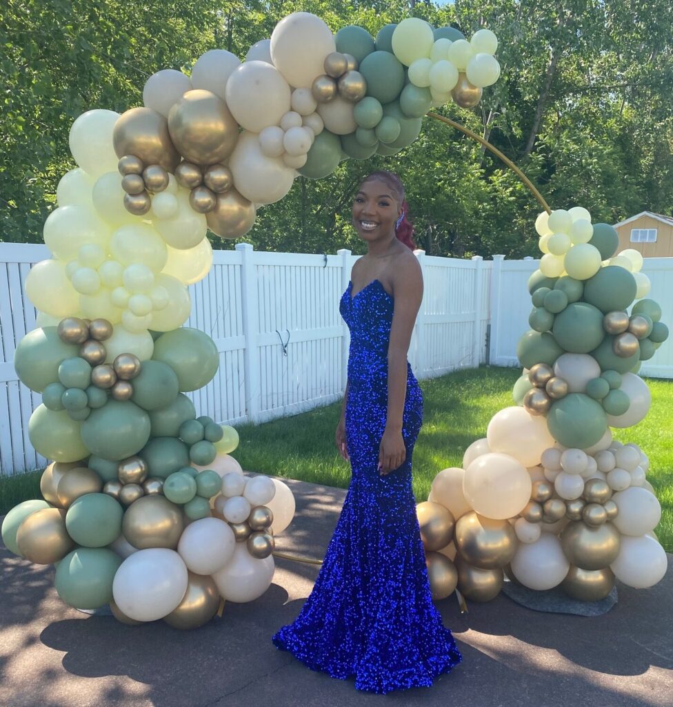 Balloon artist stl, Balloon arch st louis, balloon artist st louis, stl balloon artists, stl balloon decoration, balloon decoration services st louis, balloon decorations stl, balloon decorators st louis, balloon garland, organic balloons, balloon decor st louis, balloon tower, balloon column, balloon number, number balloons, prom decorations, prom balloons, st louis prom, prom photo opp