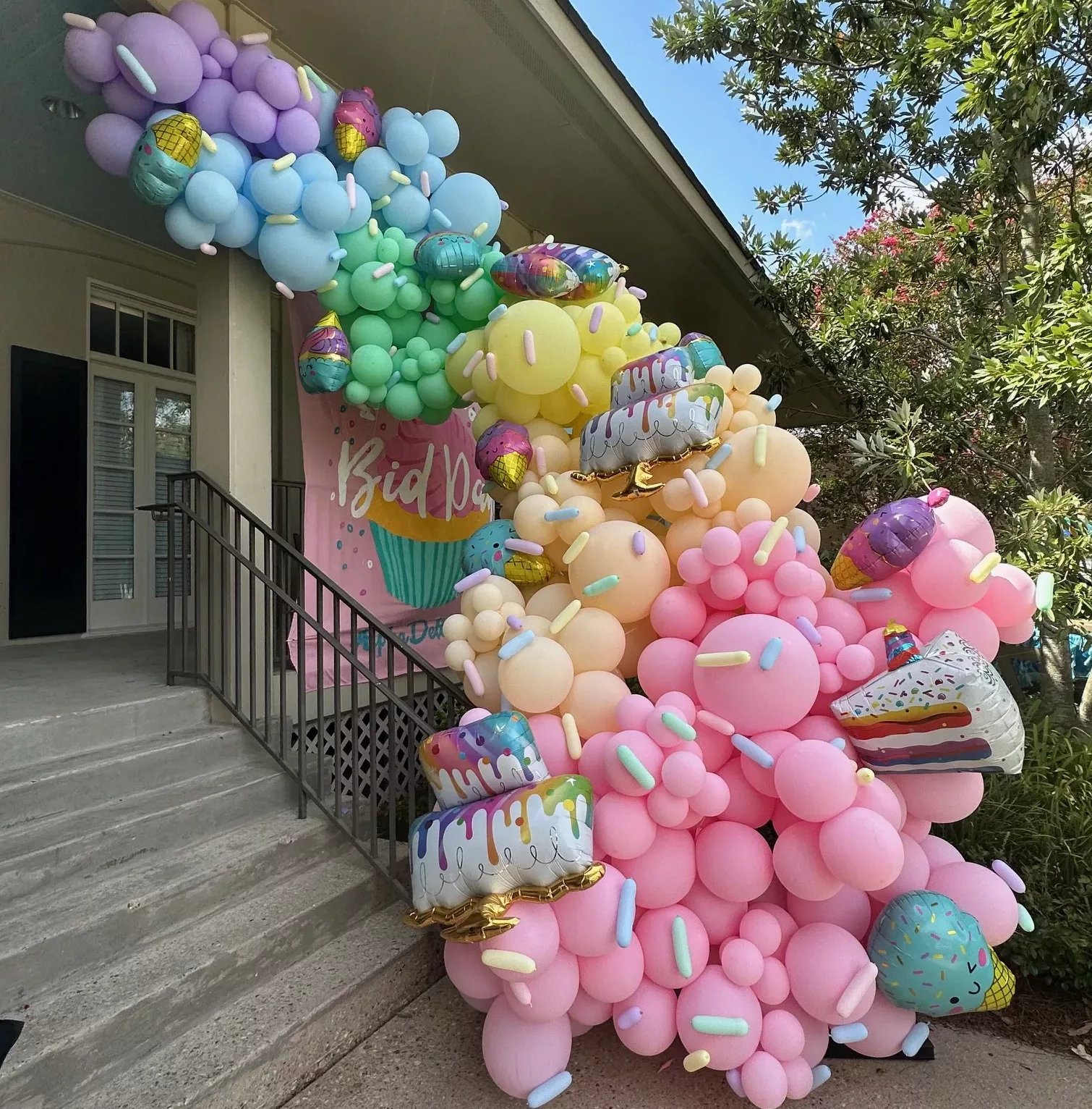 Organic Balloon Garland WASHU, Pledge Bid Day Balloons, St Louis balloon garland